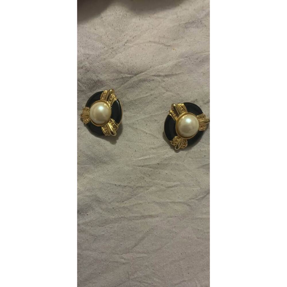 VINTAGE 1980’s Earrings
Item#98
